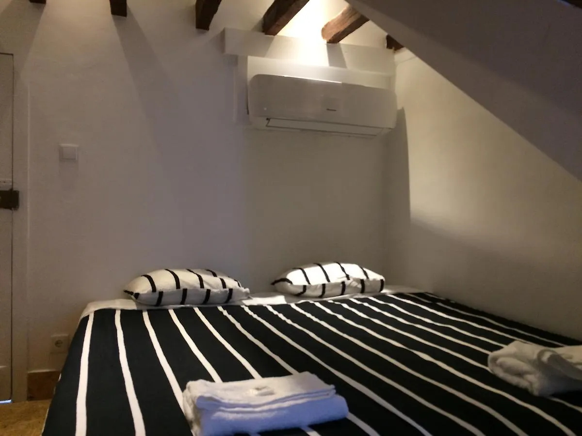 Surf In Chiado Hostel Lisboa 0*,  Portugália